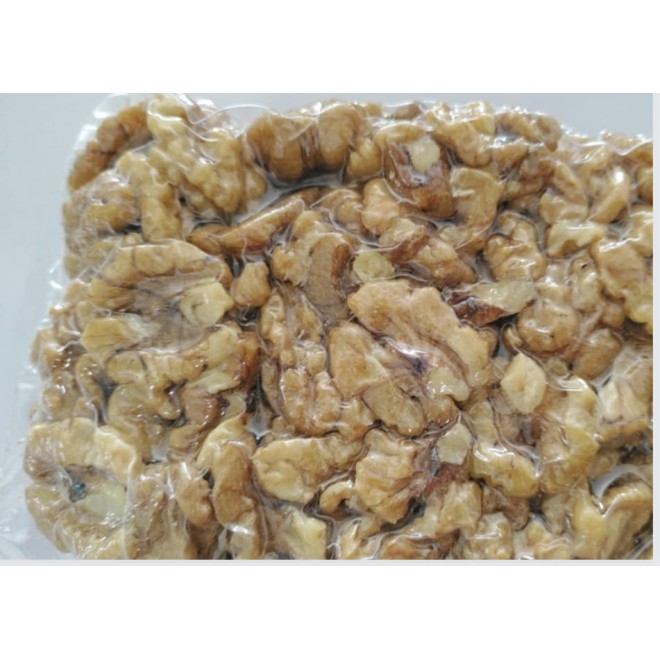 Walnuts - Kashmiri Snowhite 2 pcs kernels - 500 gms