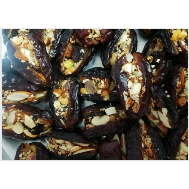 Safawi Dates with Nuts - 500 gms